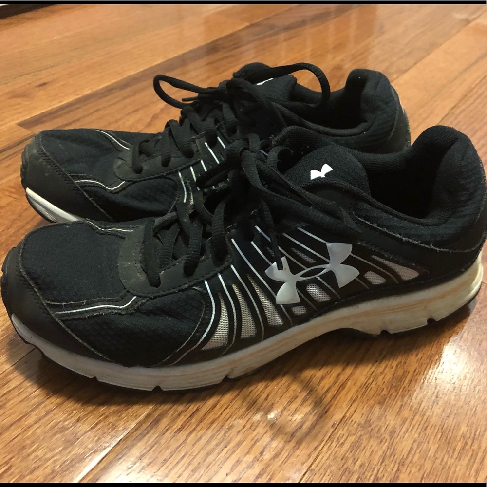 ‼️‼️‼️‼️SOLD ‼️‼️‼️‼️Women’s Under Armour Shoes